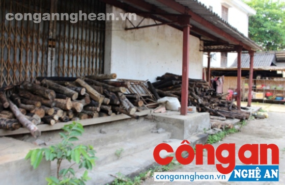 Chợ Mậu Đức, huyện Con Cuông trở thành nơi chứa hàng hóa của các cá nhân