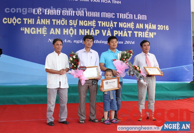 Trao giải 3 cho 3 tác phẩm