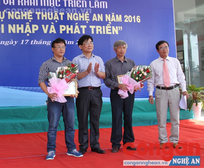 Trao giải nhì cho 2 tác phẩm