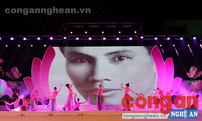 Khai mạc lễ hội Làng Sen 2016