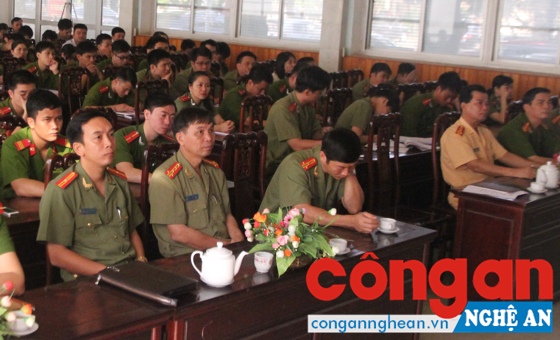 Khai giảng lớp bồi dưỡng lý luận chính trị Đảng viên mới năm 2016