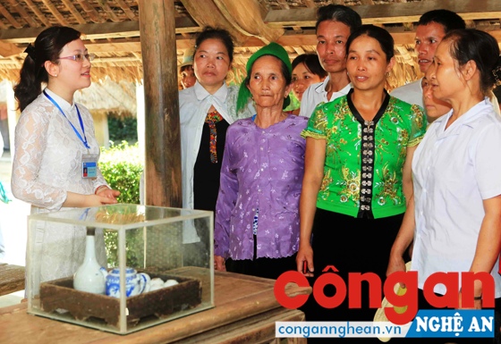 Thuyết minh viên vinh dự và tự hào khi kể về Người và gia đình