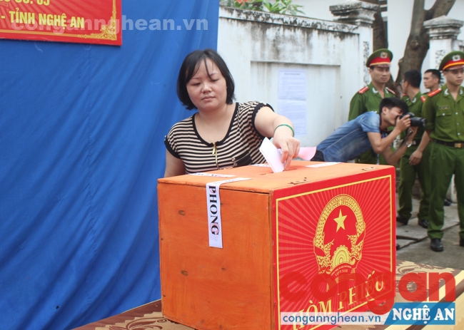 Cử tri là người bị tạm giam, tạm giữ được bỏ phiếu cho đại biểu Quốc hội và HĐND cấp tỉnh