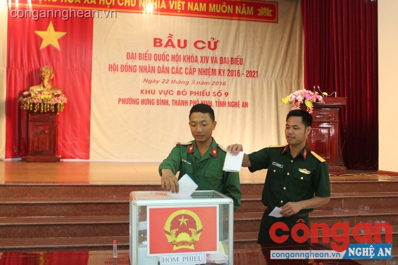 CBCS trẻ tham gia bầu cử