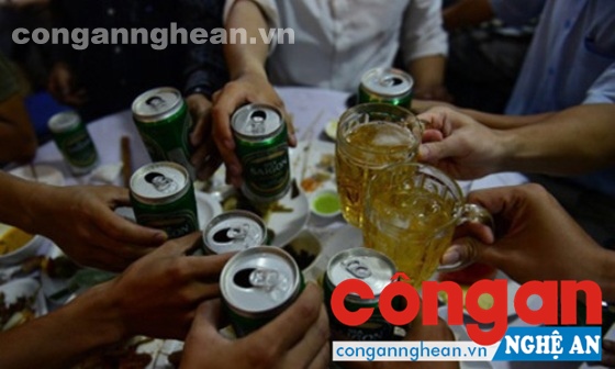 Cấm học sinh sử dụng rượu, bia khi liên hoan chia tay cuối năm