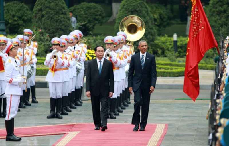 Video: Chủ tịch nước Trần Đại Quang và TT Obama duyệt đội danh dự