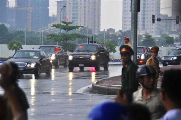 Lực lượng an ninh và mật vụ Hoa Kỳ đảm bảo an ninh chuyến thăm của Tổng thống Obama.