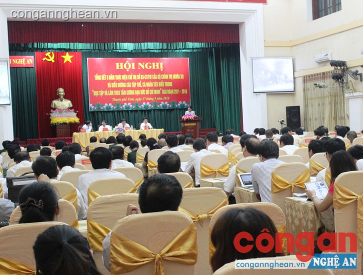 Đông đảo đại biểu tham dự hội nghị