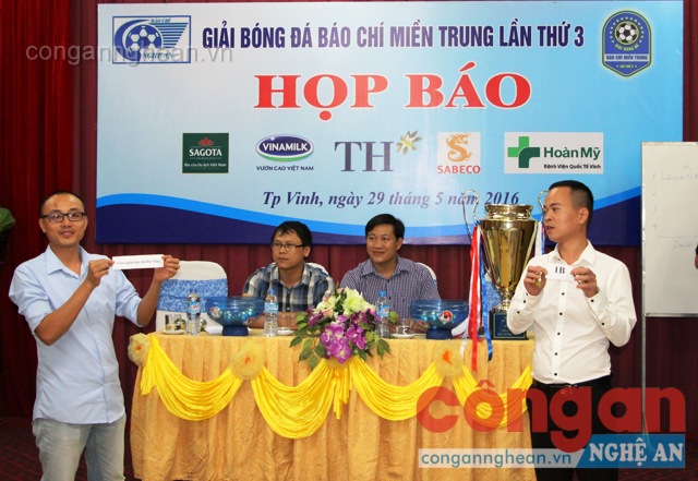 Họp báo giải bóng đá những người làm báo tại miền Trung lần thứ 3