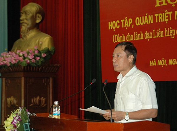 Quán triệt Nghị quyết Đại hội XII của Đảng cho cán bộ lãnh đạo về văn học nghệ thuật và các văn nghệ sĩ