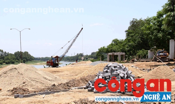 Vì sao 23 mỏ cát, sỏi trái phép ở Thanh Chương, Nghệ An vẫn hoạt động?