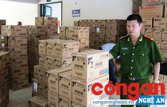 Đấu tranh quyết liệt với hàng nhập lậu