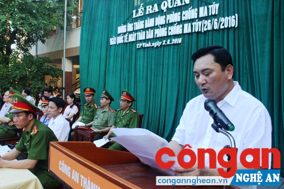 Lãnh đạo UBND TP Vinh phát biểu tại lễ phát động phòng, chống ma túy tại CA TP Vinh