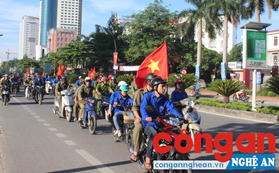 Các lực lượng tham gia diễu hành tuyên truyền phòng chống ma túy