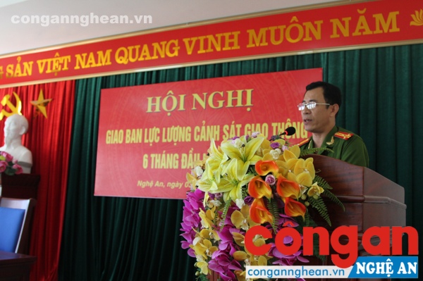 Công an các đơn vị thảo luận đưa ra những nguyên nhân và giải pháp làm giảm tai nạn giao thông.