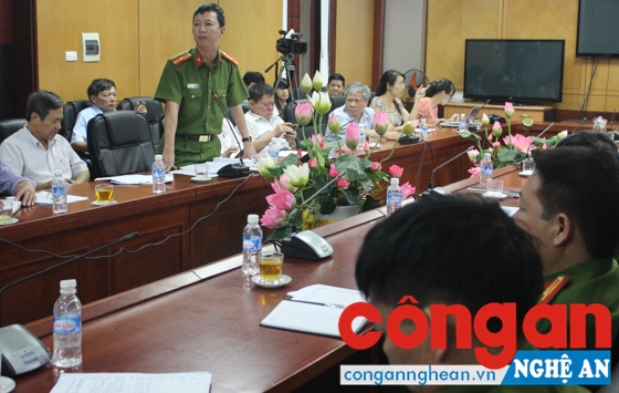 Lãnh đạo Công an TP Vinh bổ sung quy chế phối hợp.