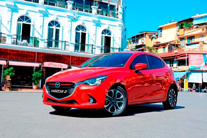 Cả hai phiên bản Mazda2 sedan và hatchback đều có mức giảm 15 triệu đồng