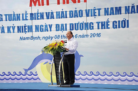 Cùng nhau giữ hoà bình trên mỗi ngọn sóng biển Đông