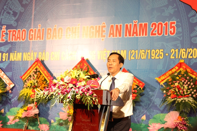 đồng chí Thuận Hữu,  Ủy viên TW Đảng, Chủ tịch Liên đoàn các nhà báo ASEAN, Chủ tịch Hội nhà báo Việt Nam, Tổng biên tập Báo Nhân dân