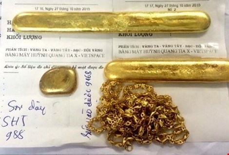 Cảnh giác: Cầm cố điện thoại rởm, vàng giả để mua hàng xịn