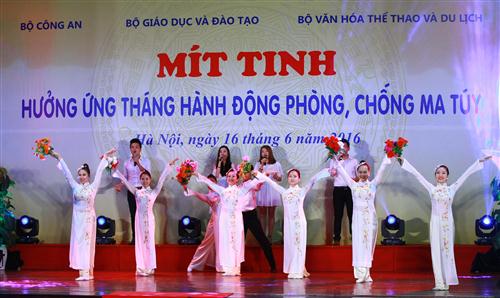 'Hãy bảo vệ thế hệ trẻ khỏi hiểm họa ma túy'
