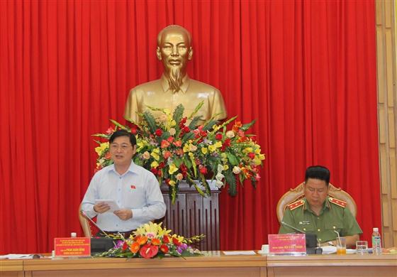 Đồng chí Phan Xuân Dũng, Chủ nhiệm Uỷ ban Khoa học, Công nghệ & Môi trường, Trưởng Đoàn Giám sát phát biểu tại buổi làm việc.