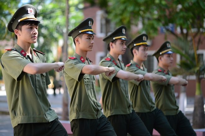  Nam sinh Học viện ANND khoẻ khoắn trong các động tác điều lệnh CAND.