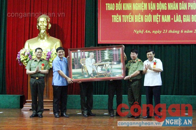 Hội nghị trao đổi kinh nghiệm PCMT trên tuyến biên giới Việt - Lào
