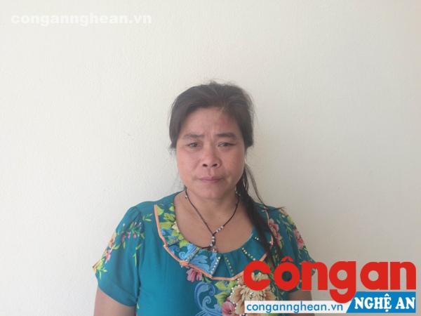Người phụ nữ giấu ma túy trong...áo ngực