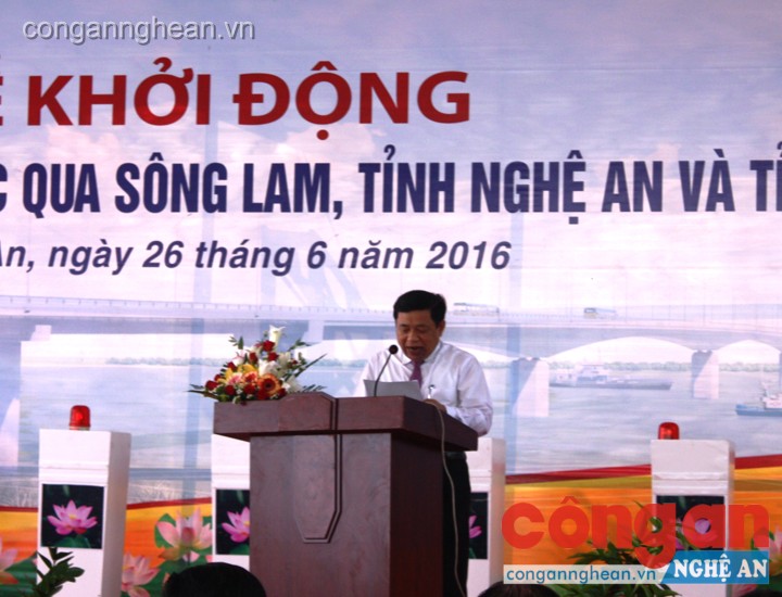 Thay mặt lãnh đạo 2 tỉnh Nghệ An và Hà Tĩnh, đồng chí Nguyễn Xuân Đường- Phó Bí thư, Chủ tịch UBND tỉnh Nghệ An cảm ơn sự quan tâm của Chính phủ, Bộ GTVT khi đầu tư dự án cầu Cửa Hội nối lền 2 tỉnh Nghệ An- Hà Tĩnh