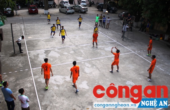Thi đấu giữa các đơn vị.