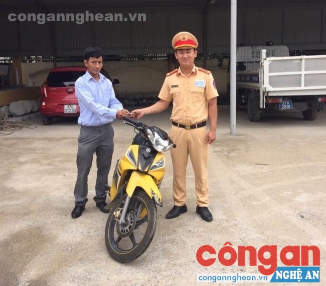 Trao trả tài sản cho người bị mất trộm