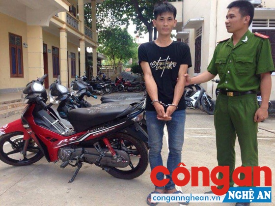 Đối tượng Vi Đình Bốn và tang vật trong các vụ việc.