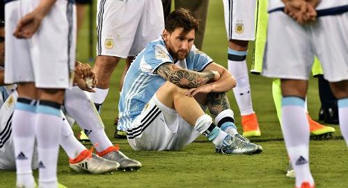 Sẽ diễu hành xin Messi ở lại đội tuyển