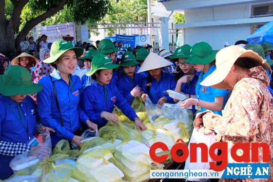 Tiếp sức cho sĩ tử vượt vũ môn
