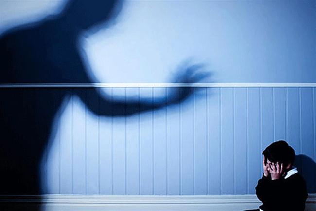Cha mẹ đừng im lặng vì xấu hổ