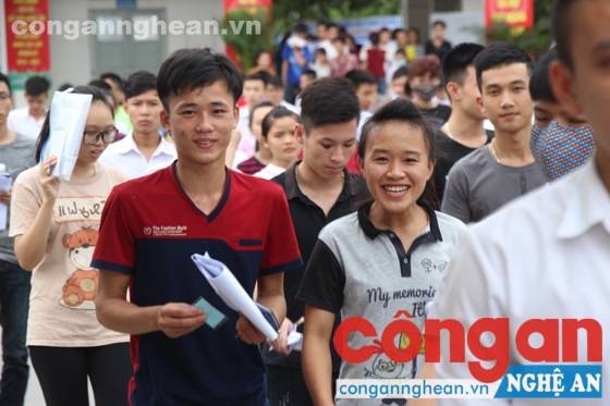 Bộ GD&ĐT lùi thời gian xét tuyển Đại học, Cao đẳng 2016