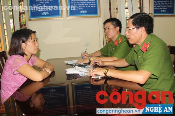 Bắt nữ quái mang 'hàng đá' từ nước ngoài về Việt Nam tiêu thụ