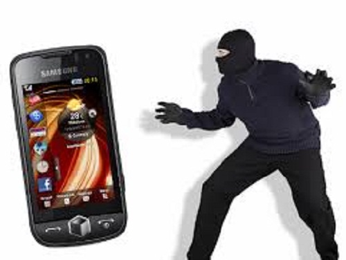 Bắt đối tượng trộm cắp điện thoại di động