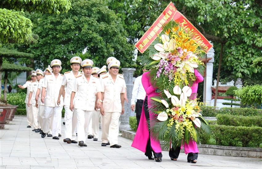 Phát huy truyền thống anh hùng, lập nhiều chiến công, giữ vững ANTT trên địa bàn