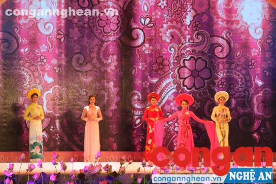 Phần thi trang phục áo dài