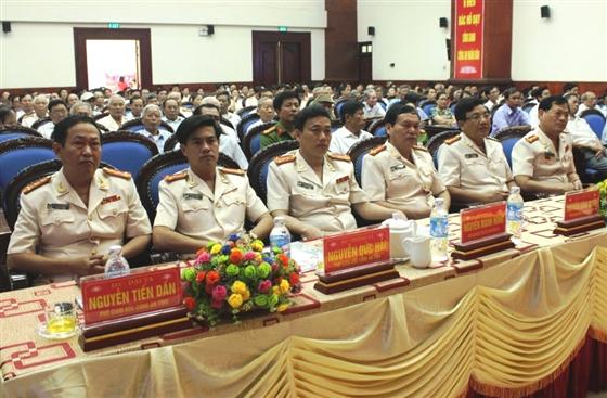 Các đại biểu lãnh đạo Công an tỉnh Nghệ An.