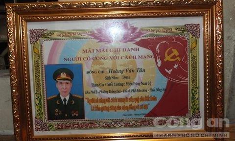 Cảnh giác: Kinh doanh chụp ảnh cho người có công với giá cắt cổ