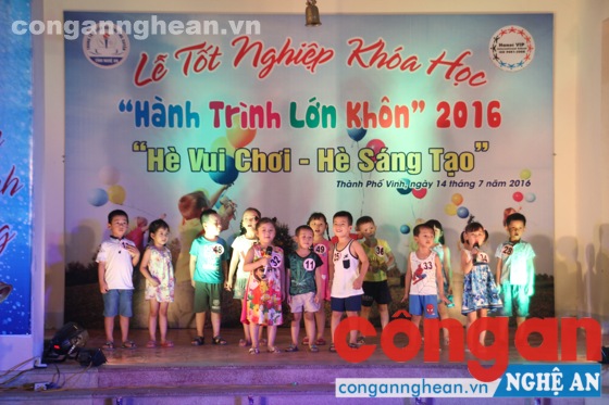 Nhiều tiết mục đặc sắc đến từ các bạn nhỏ