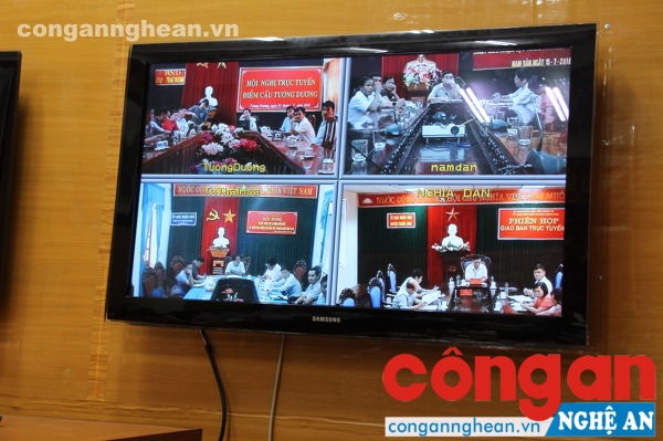 Các điểm cầu tại 21 huyện, thành phố, thị xã thảo luận trực tuyến