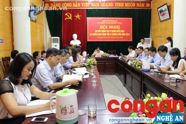 Các sở, ban, ngành tiến hành thảo luận về những khó khăn vướng mắc trong thời gian sắp tới