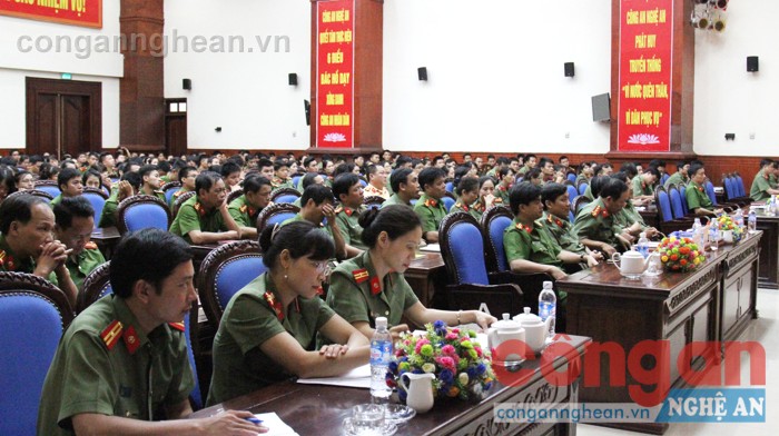 Các đại biểu tham dự Hội nghị.