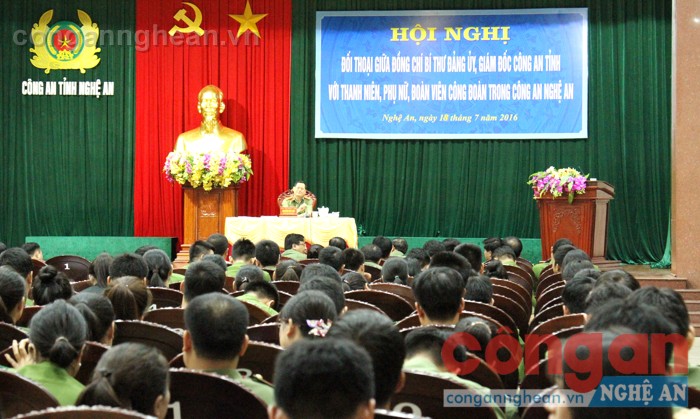 Toàn cảnh Hội nghị.