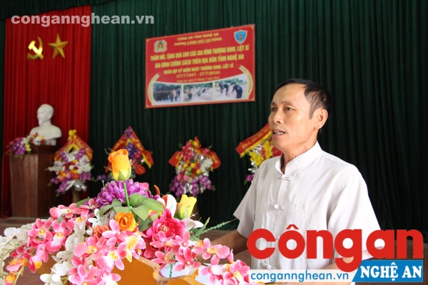 Đại diện các xã bày tỏ sự quan tâm sâu sắc của lãnh đạo Phòng Cảnh sát cơ động đối với các gia đình thương binh, liệt sỹ, gia đình chính sách