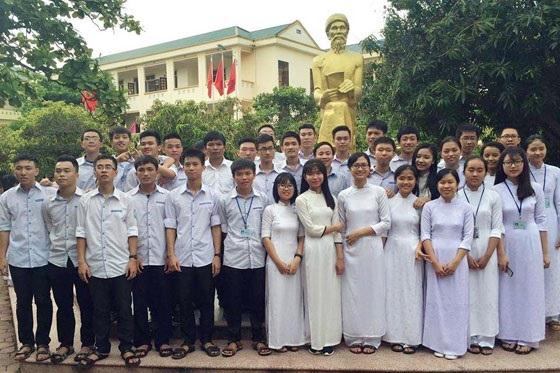 Một lớp có 2 thủ khoa, 1 á khoa